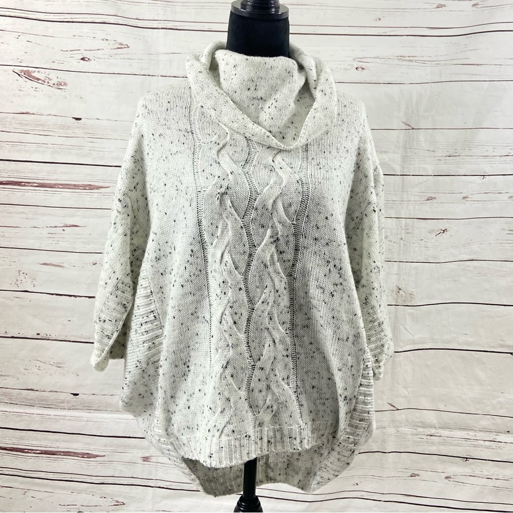 Anthropologie Sweater Women’s Small Gray Turtleneck Cable Knit Short Sleeves.